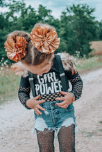 Load image into Gallery viewer, Fishnet Leos
