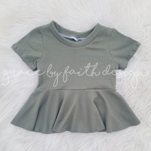 Load image into Gallery viewer, Lucky
